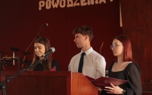 Uczestnicy XIII Szkolnego Konkurs Piosenki Polskiej (1)