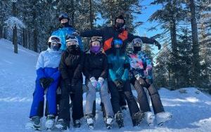 Uczestnicy obozu narciarskiego (1)